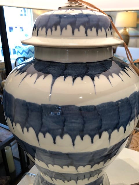 Blue and white drip porcelain table lamp on acrylic base