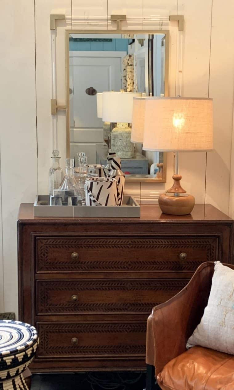 Laurel Leaf Motif Chest