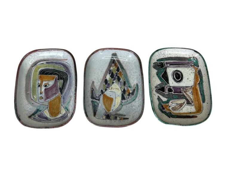 Set of 3 Vintage Mid-Century Plates