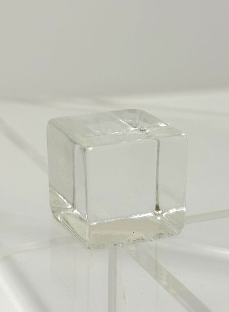 Vintage Lucite Box with Lid - Image 5