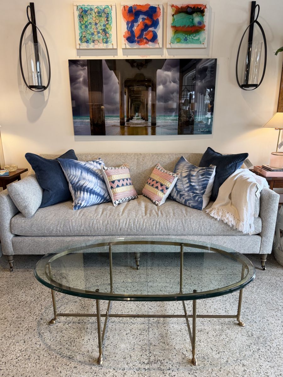 Vintage Mid-Century Oval Brass and Glass Cocktail Table with Hoof Feet - Image 5