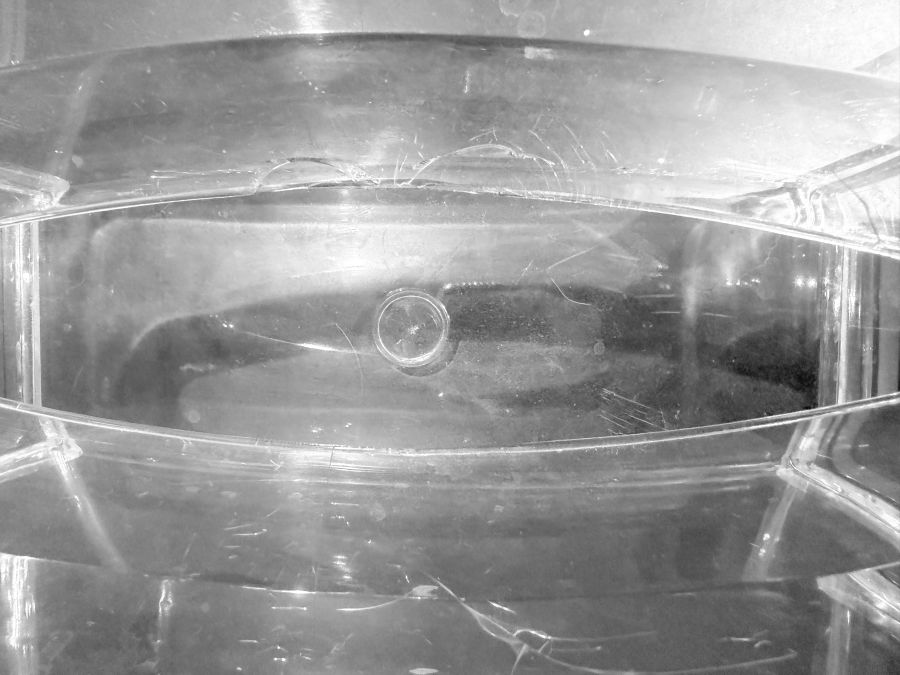 Vintage Acrylic Tissue Box - Image 4